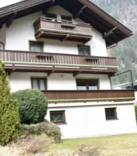 Haus Hell Apartment *