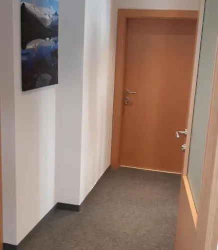 Haus Hell Appartamento